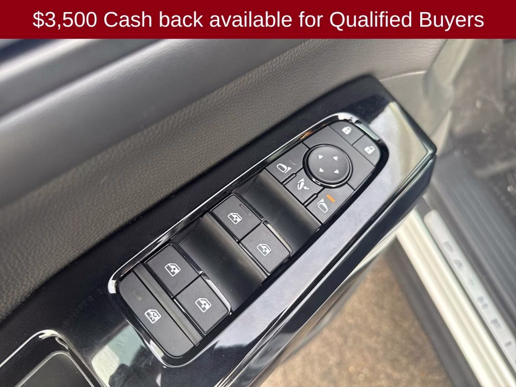 2026 Everest White Pearl Tricoat Nissan Pathfinder Platinum 4X4 SUV