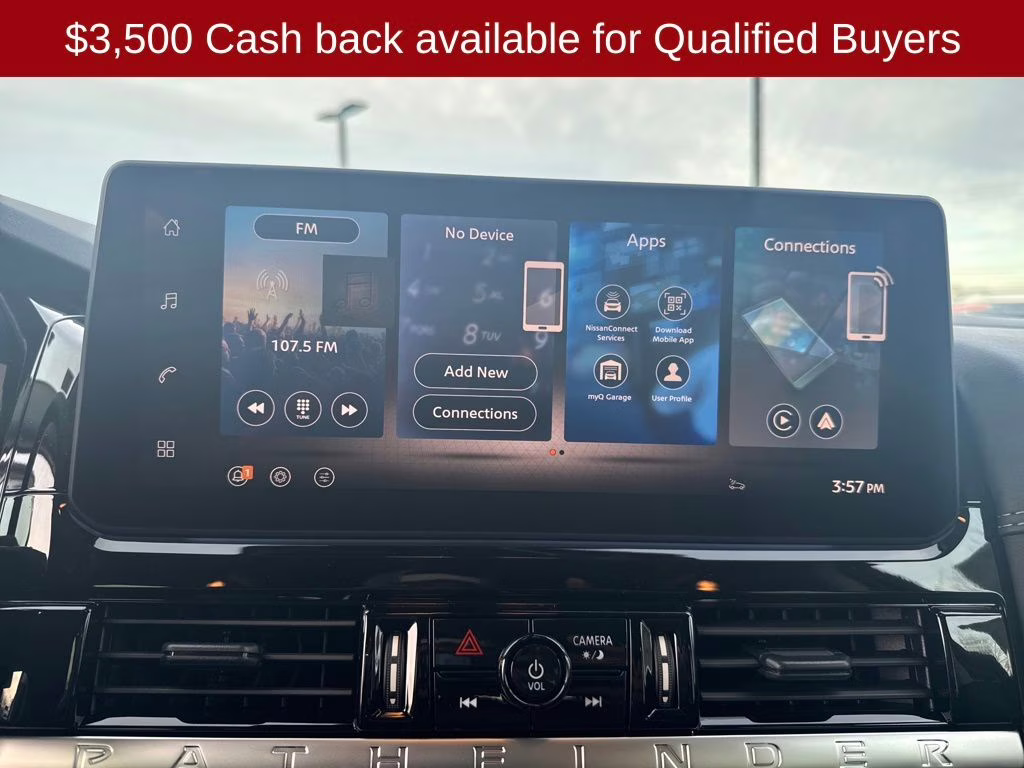 2026 Everest White Pearl Tricoat Nissan Pathfinder Platinum 4X4 SUV