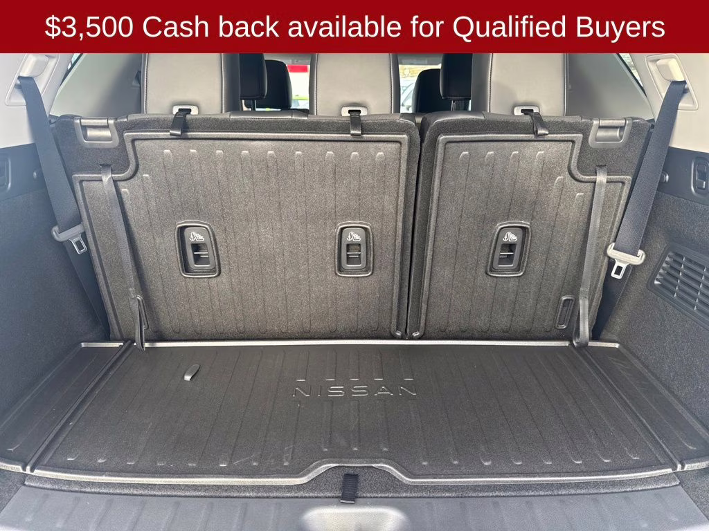 2026 Everest White Pearl Tricoat Nissan Pathfinder Platinum 4X4 SUV