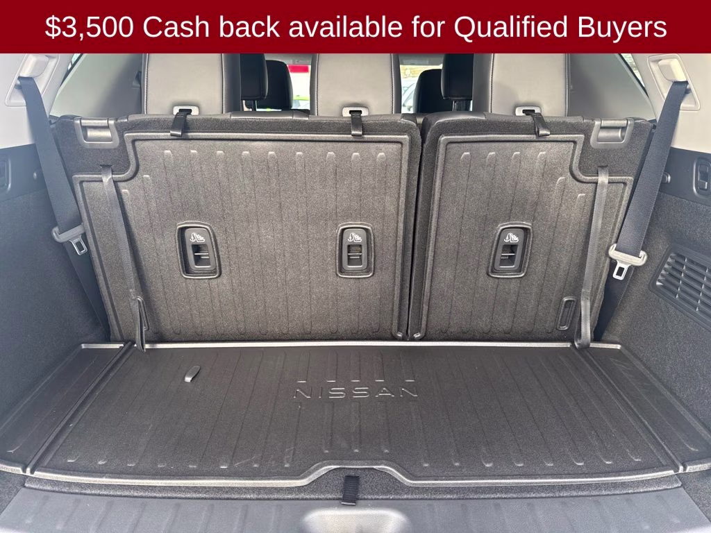 2026 Everest White Pearl Tricoat Nissan Pathfinder Platinum 4X4 SUV