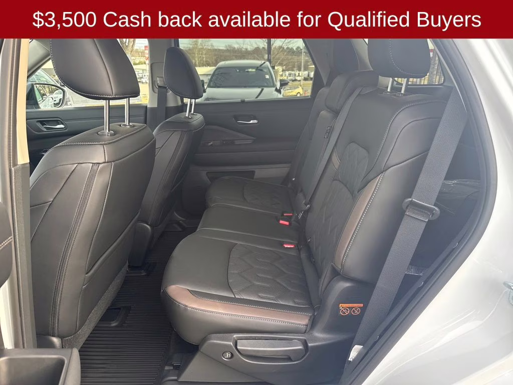 2026 Everest White Pearl Tricoat Nissan Pathfinder Platinum 4X4 SUV