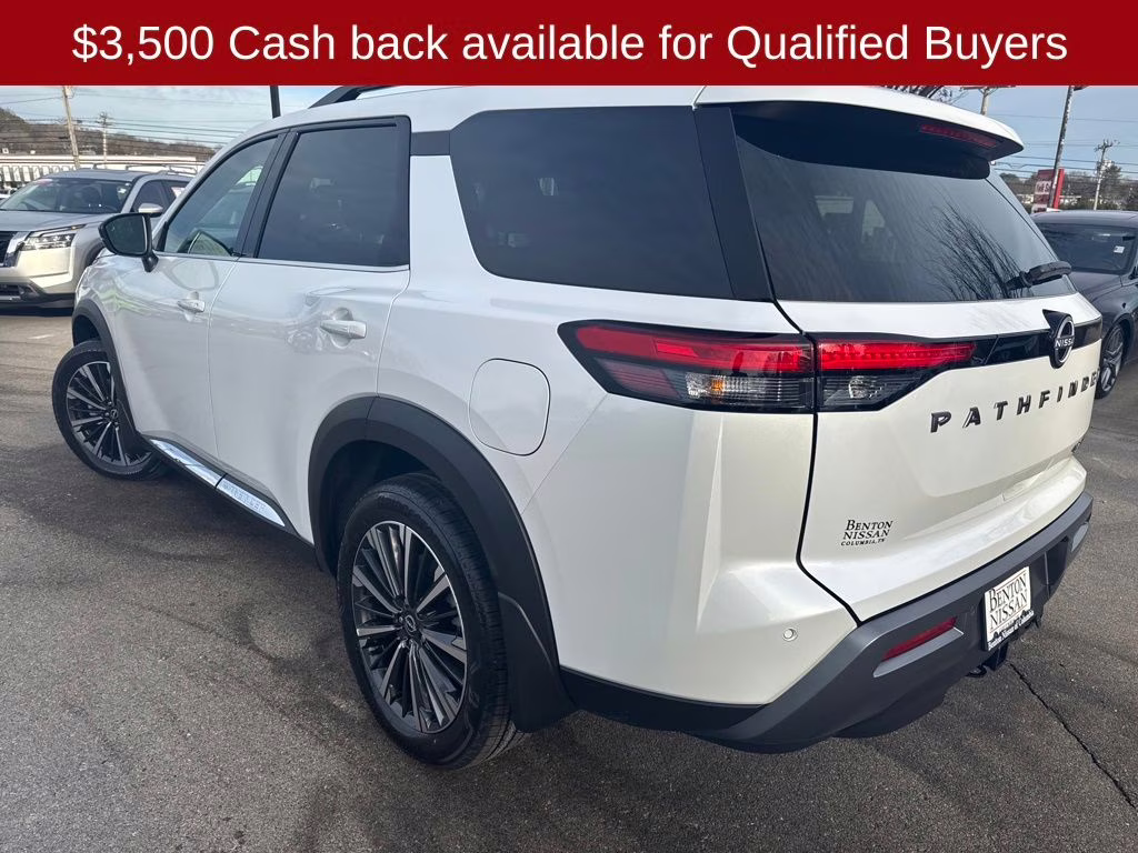 2026 Everest White Pearl Tricoat Nissan Pathfinder Platinum 4X4 SUV