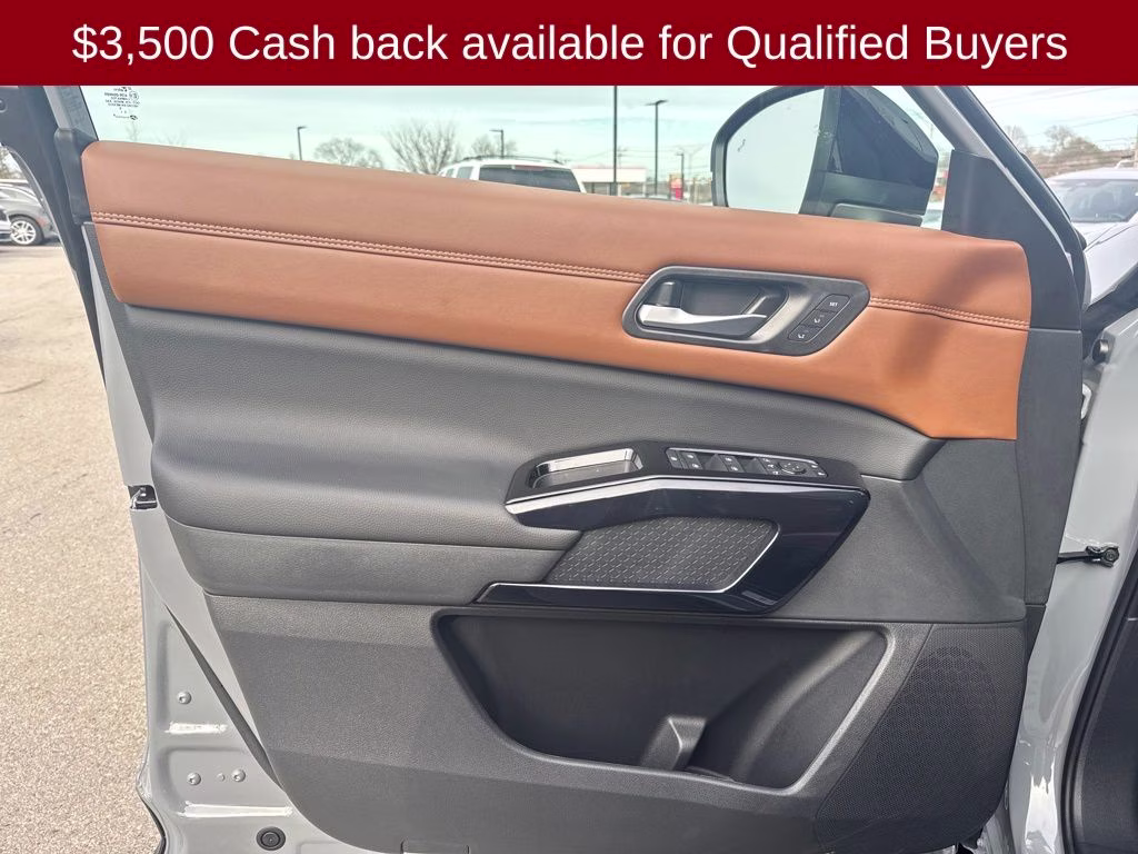 2026 Boulder Gray/Super Black Nissan Pathfinder Platinum 4X4 SUV