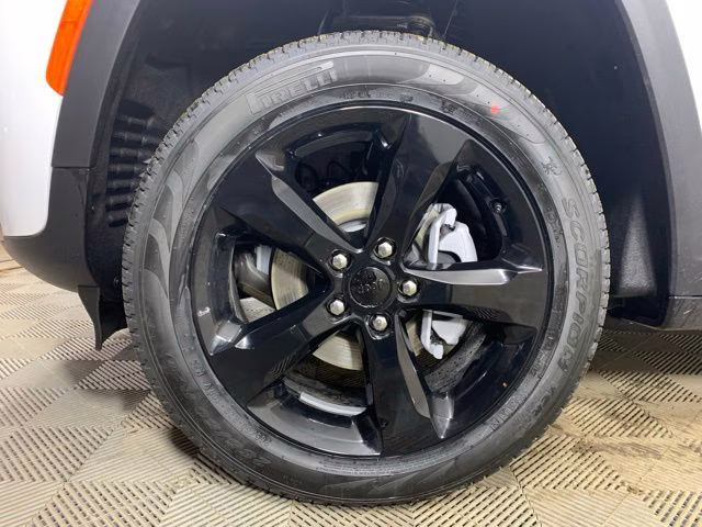 2026 Bright White Clearcoat Jeep Grand Cherokee Limited 4X4 SUV