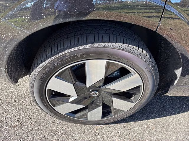 2025 Onyx Black Volvo XC60 Plug-In Hybrid T8 Plus AWD SUV