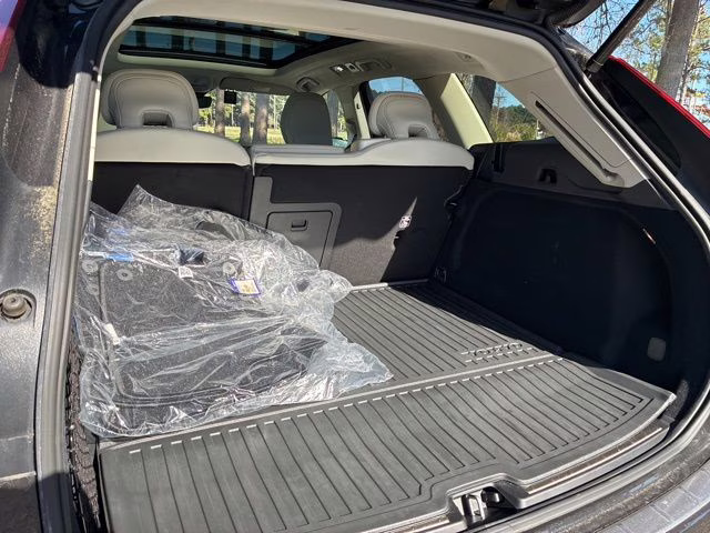 2025 Onyx Black Volvo XC60 Plug-In Hybrid T8 Plus AWD SUV