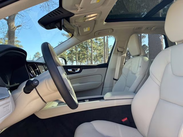 2025 Onyx Black Volvo XC60 Plug-In Hybrid T8 Plus AWD SUV