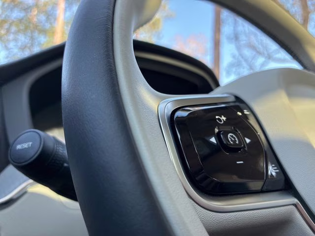 2025 Onyx Black Volvo XC60 Plug-In Hybrid T8 Plus AWD SUV