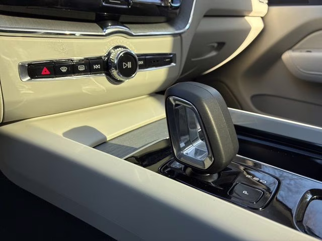 2025 Onyx Black Volvo XC60 Plug-In Hybrid T8 Plus AWD SUV