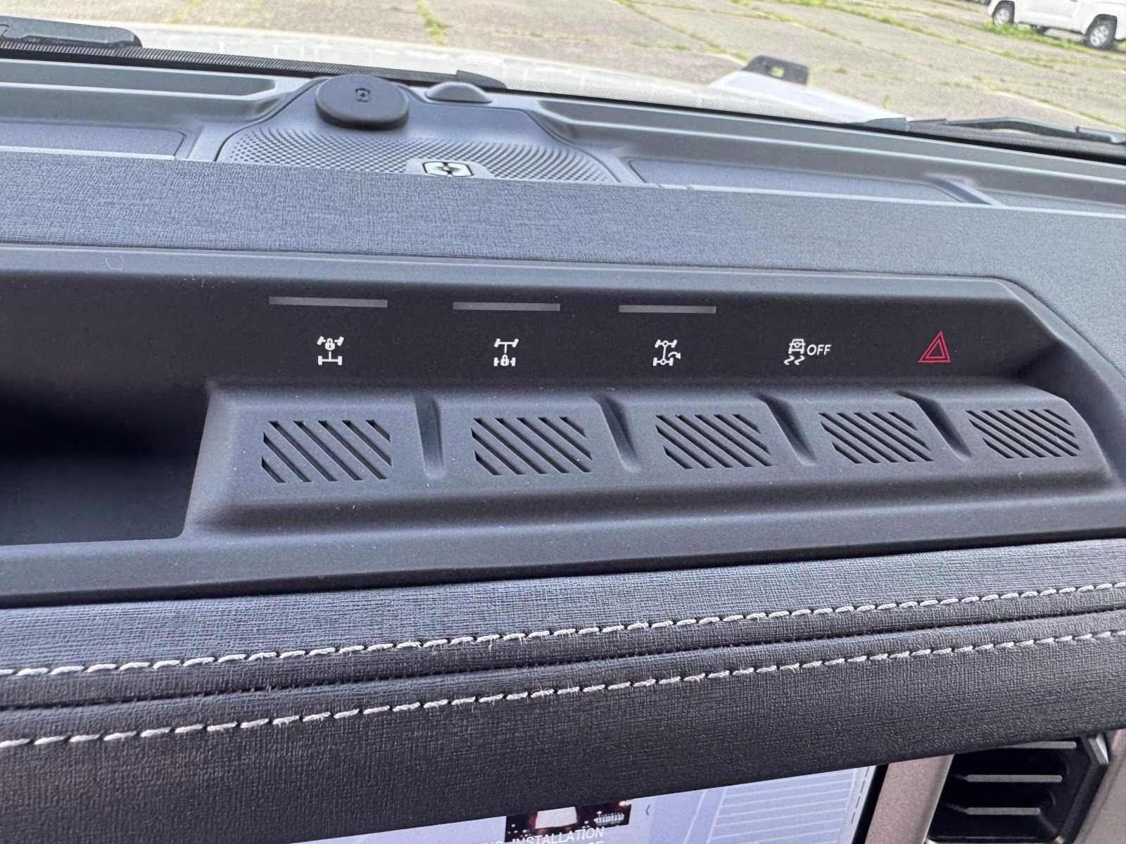 2026 Avalanche Gray Ford Bronco Outer Banks 4 Door 4x4 4X4 SUV