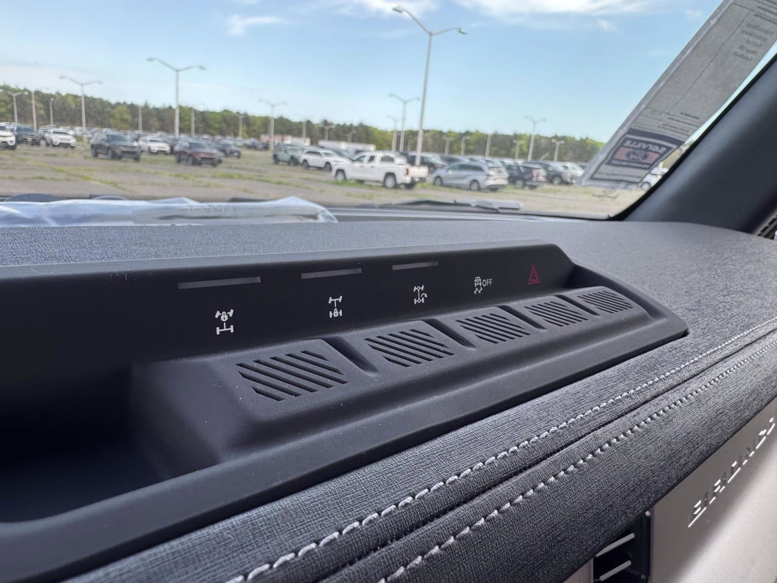 2026 Avalanche Gray Ford Bronco Outer Banks 4 Door 4x4 4X4 SUV