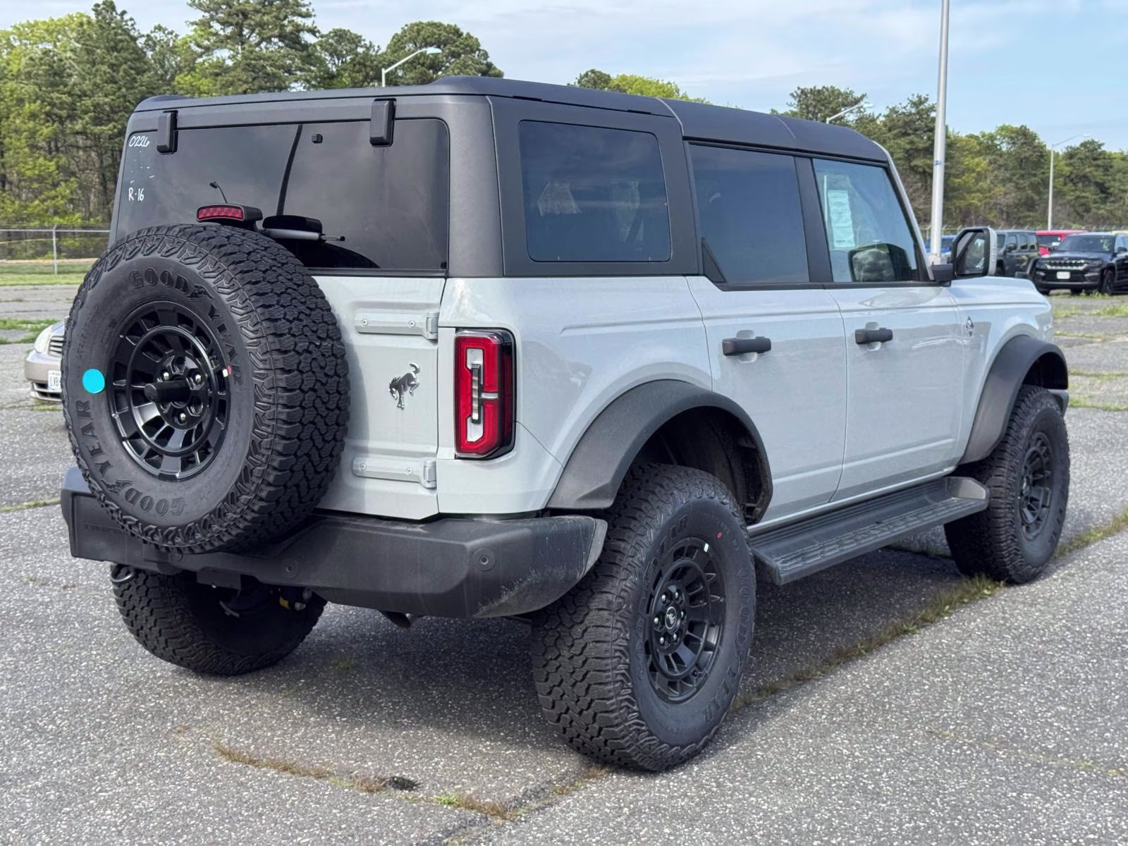 2026 Avalanche Gray Ford Bronco Outer Banks 4 Door 4x4 4X4 SUV