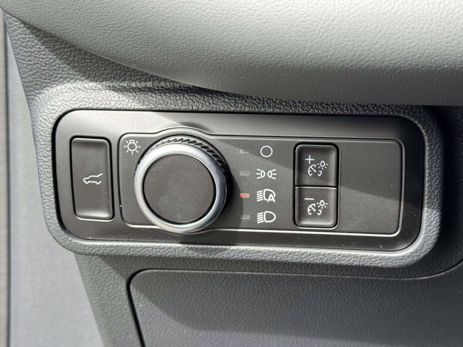 2026 Agate Black Metallic Ford Explorer Active w/200A Pkg 4WD 4X4 SUV