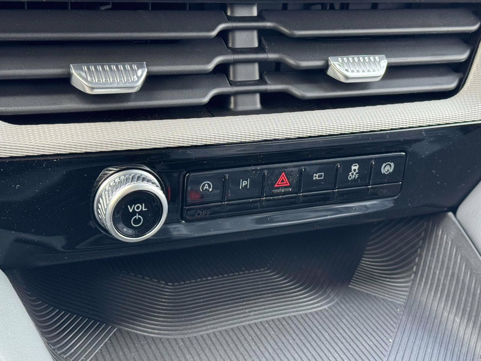 2026 Agate Black Metallic Ford Explorer Active w/200A Pkg 4WD 4X4 SUV