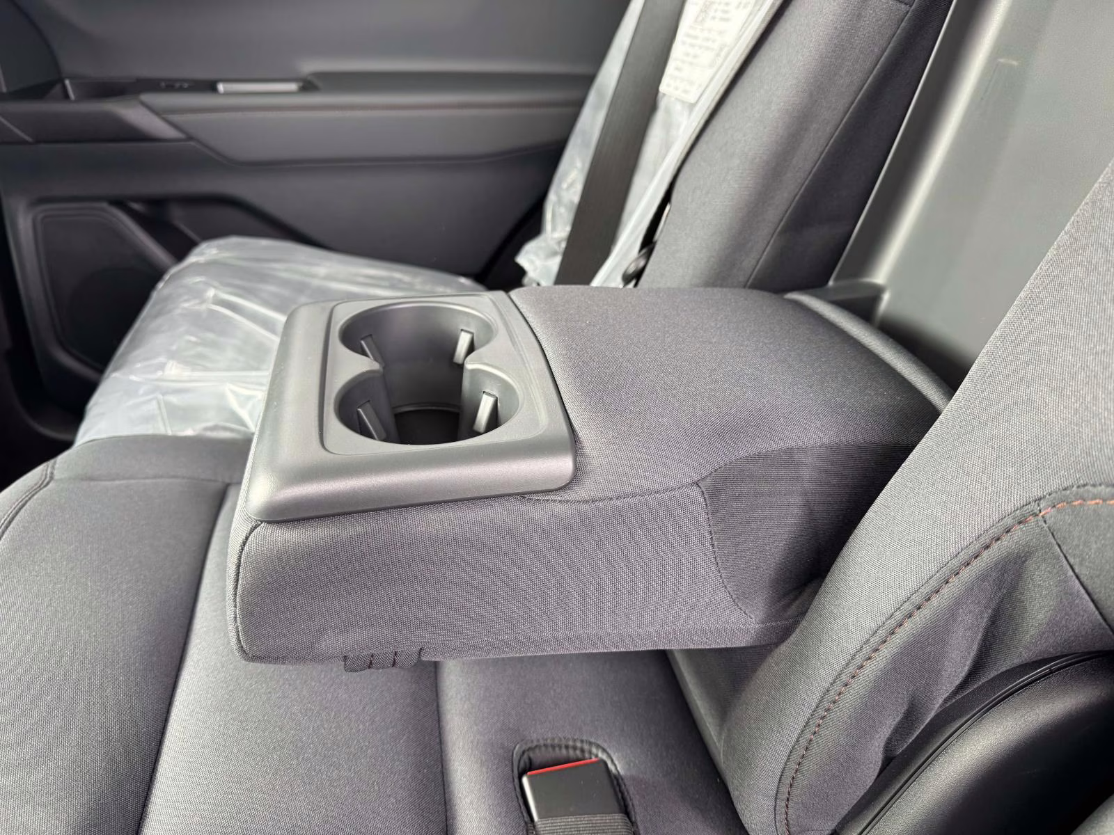 2026 Space White Metallic Ford Explorer Active w/100A Pkg 4WD 4X4 SUV