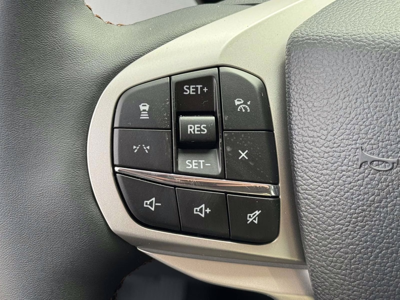 2026 Space White Metallic Ford Explorer Active w/100A Pkg 4WD 4X4 SUV