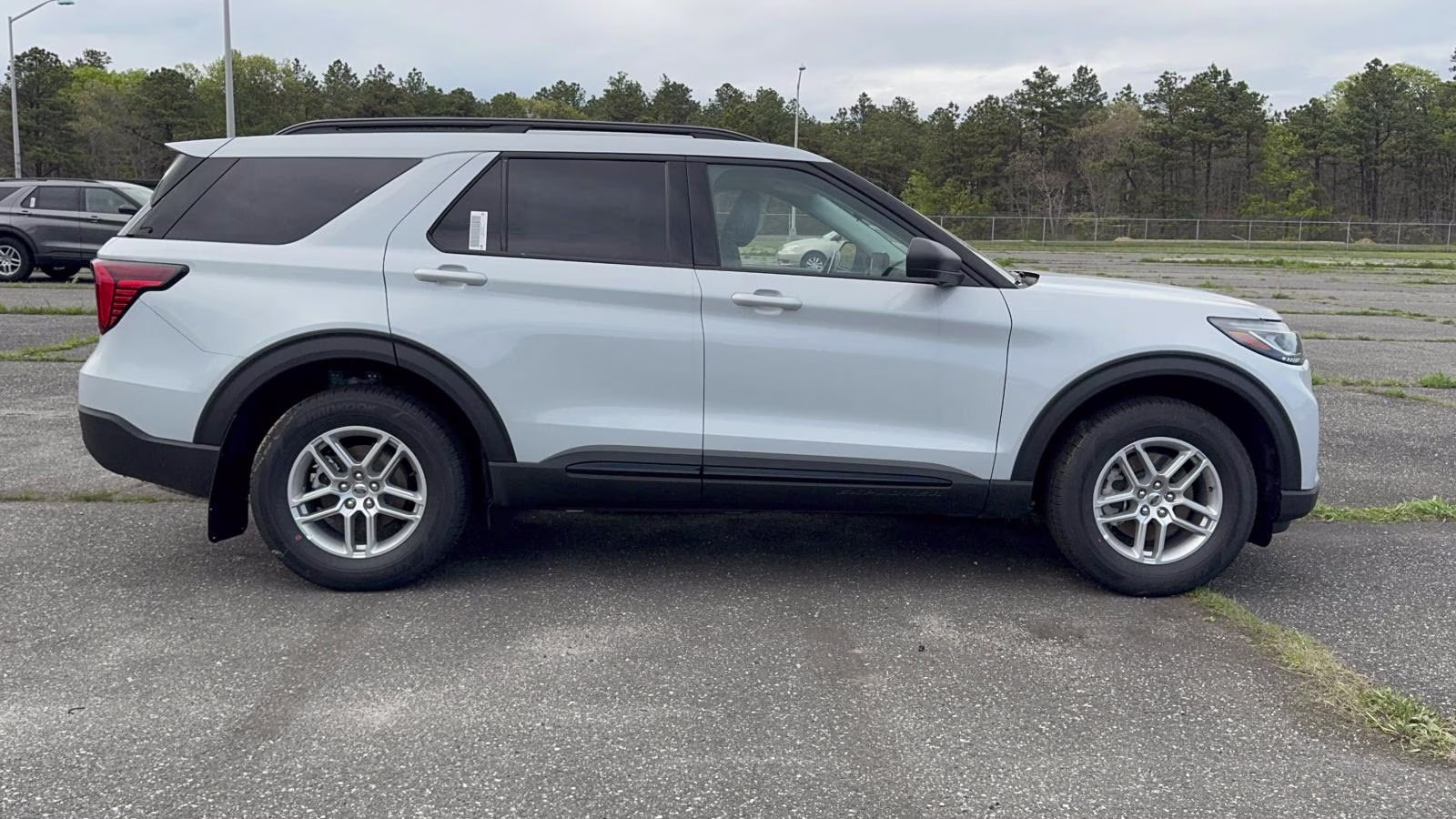 2026 Space White Metallic Ford Explorer Active w/100A Pkg 4WD 4X4 SUV