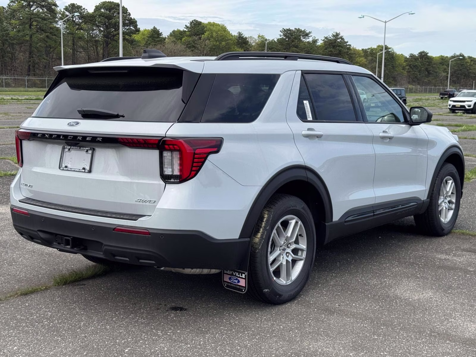 2026 Space White Metallic Ford Explorer Active w/100A Pkg 4WD 4X4 SUV