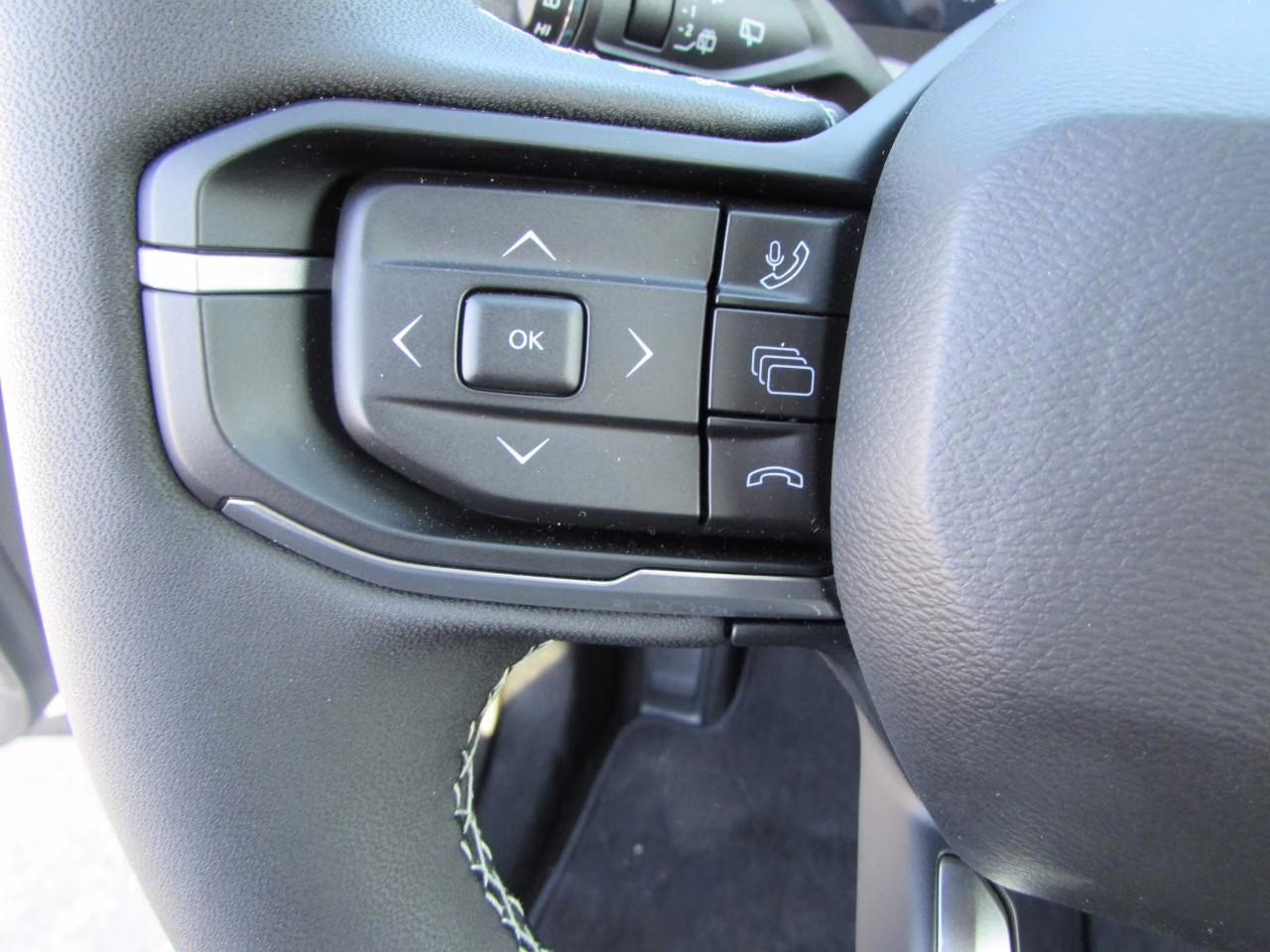 2026 Bright White Clearcoat Jeep Cherokee Limited 4X4 SUV