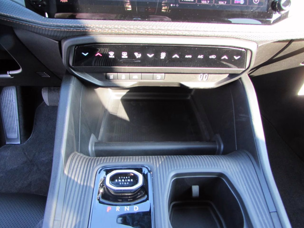 2026 Bright White Clearcoat Jeep Cherokee Limited 4X4 SUV