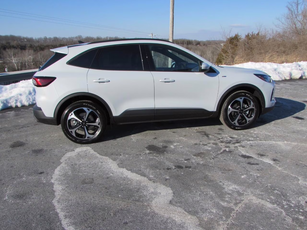 2026 Star White Metallic Tri-Coat Ford Escape ST-Line Select AWD SUV