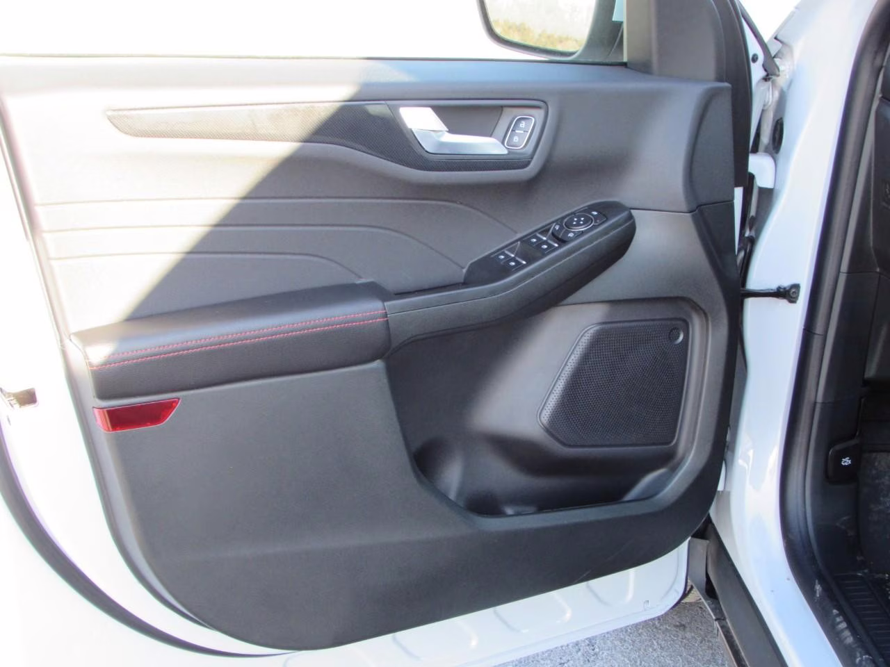 2026 Star White Metallic Tri-Coat Ford Escape ST-Line Select AWD SUV