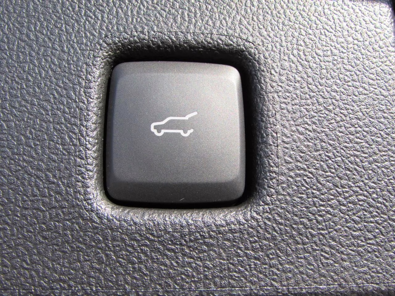 2026 Star White Metallic Tri-Coat Ford Escape ST-Line Select AWD SUV