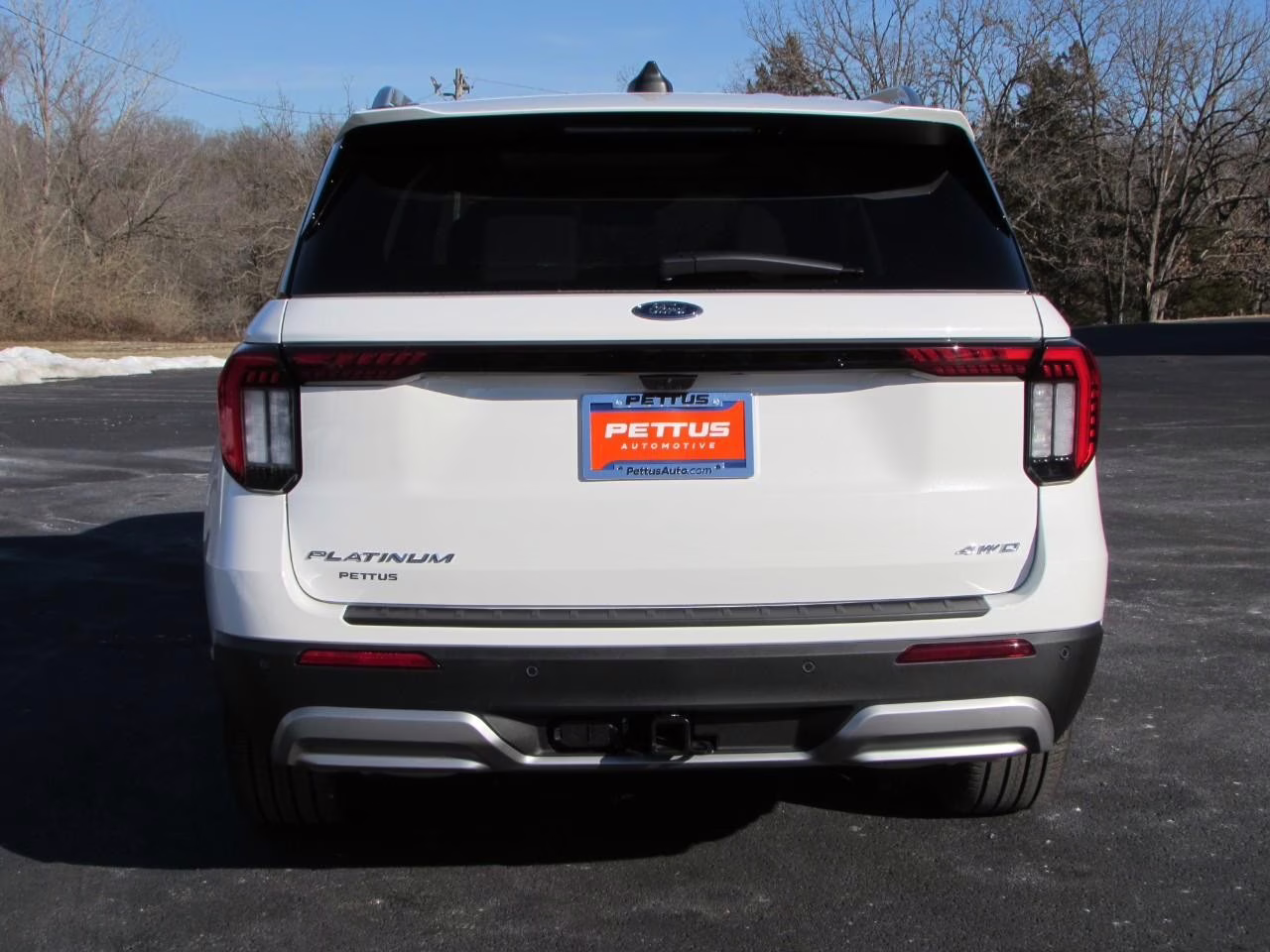 2026 Space White Metallic Ford Explorer Platinum 4X4 SUV