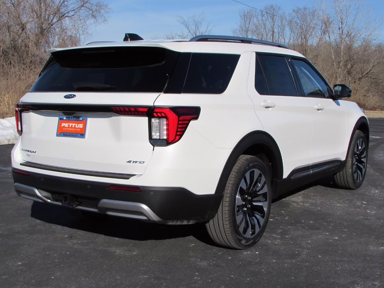 2026 Space White Metallic Ford Explorer Platinum 4X4 SUV