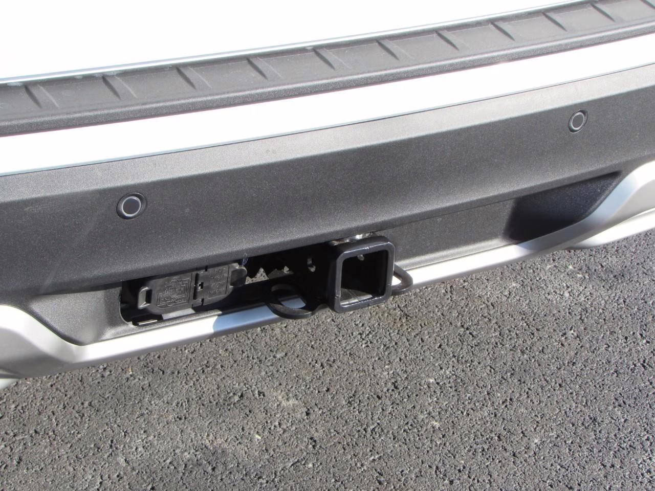 2026 Space White Metallic Ford Explorer Platinum 4X4 SUV