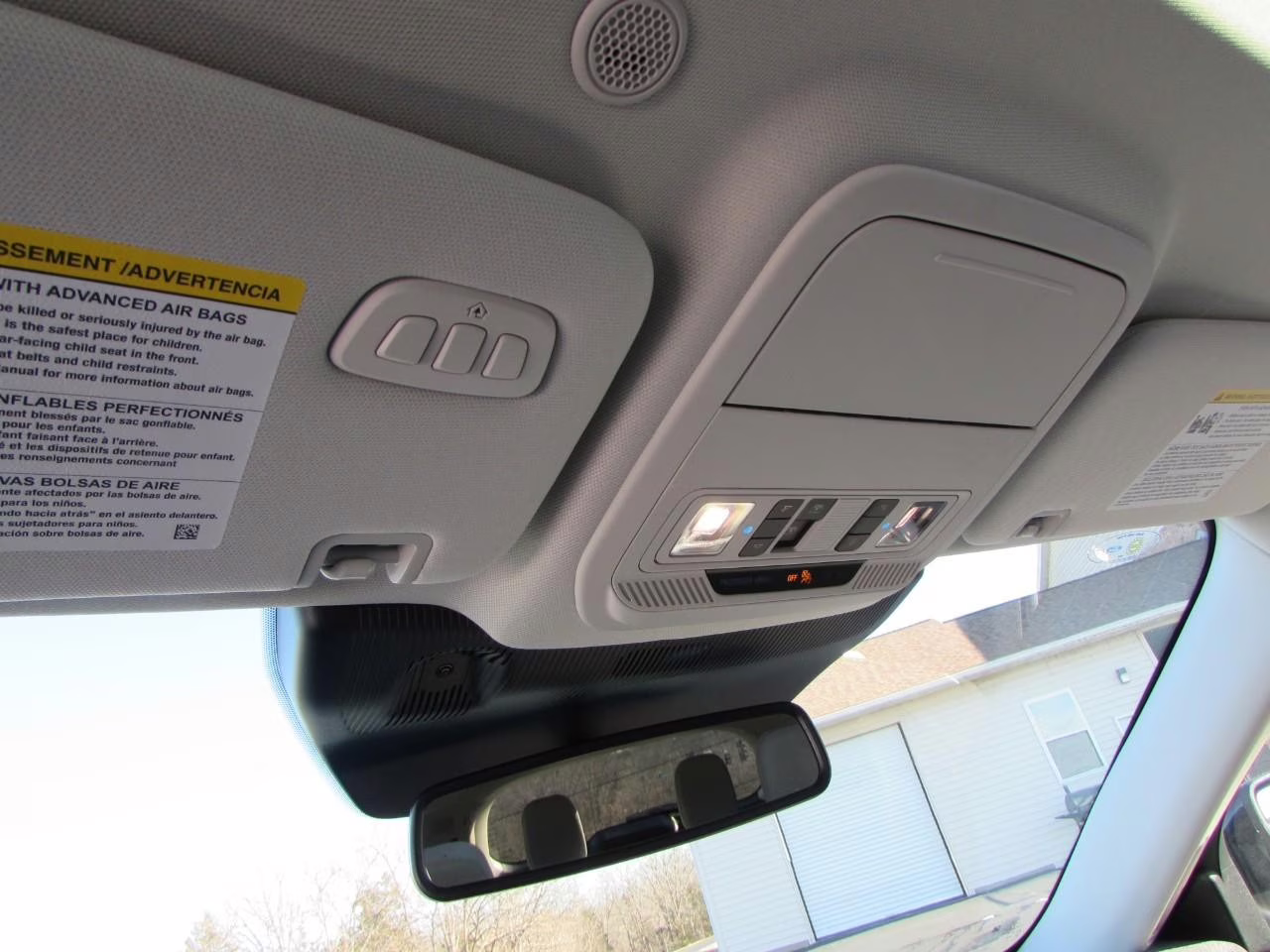 2026 Space White Metallic Ford Explorer Platinum 4X4 SUV