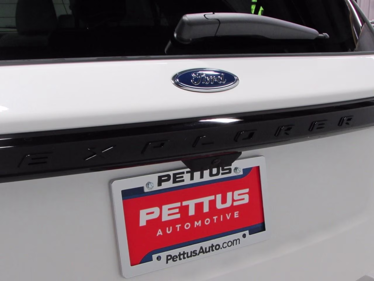 2026 Space White Metallic Ford Explorer Platinum 4X4 SUV