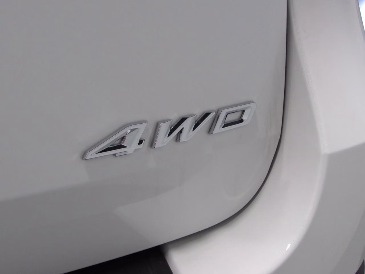 2026 Space White Metallic Ford Explorer Platinum 4X4 SUV
