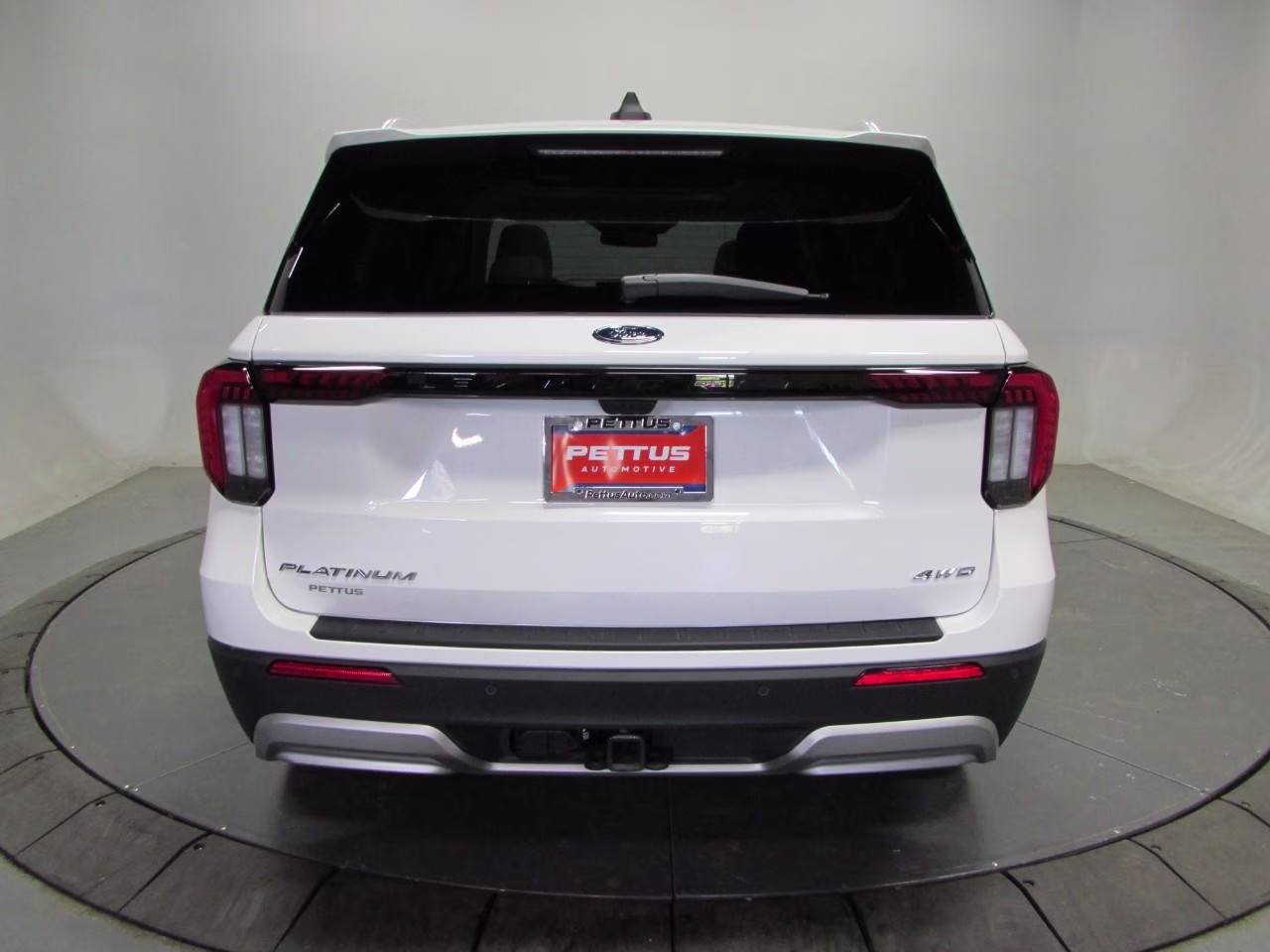 2026 Space White Metallic Ford Explorer Platinum 4X4 SUV
