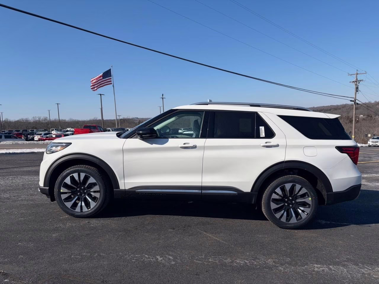 2026 Space White Metallic Ford Explorer Platinum 4X4 SUV
