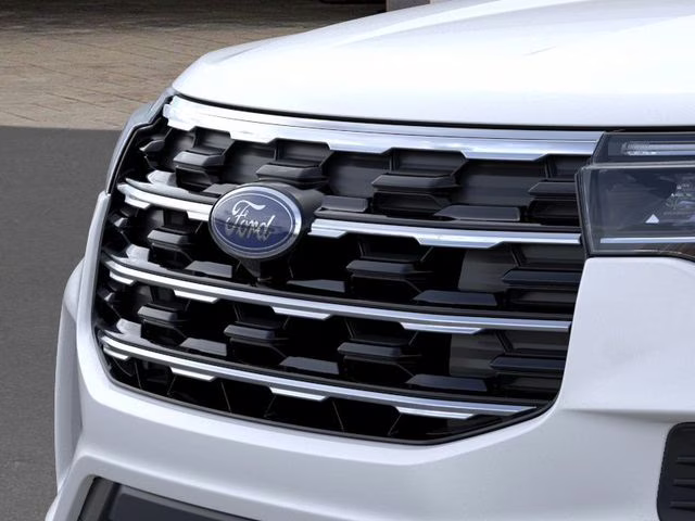 2026 Star White Metallic Tri-Coat Ford Explorer Active RWD SUV