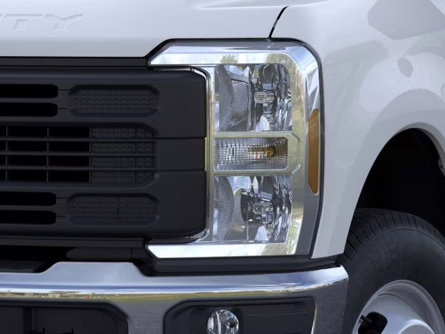 2026 Oxford White Ford Super Duty F-350 DRW XL DRW 4X4 Truck