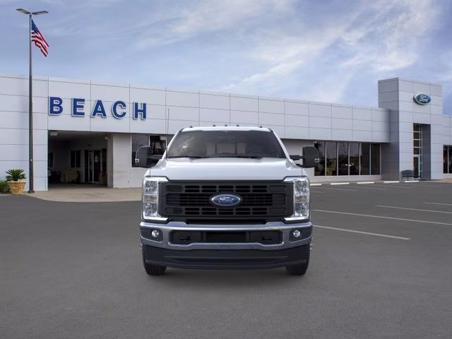 2026 Oxford White Ford Super Duty F-350 DRW XL DRW 4X4 Truck