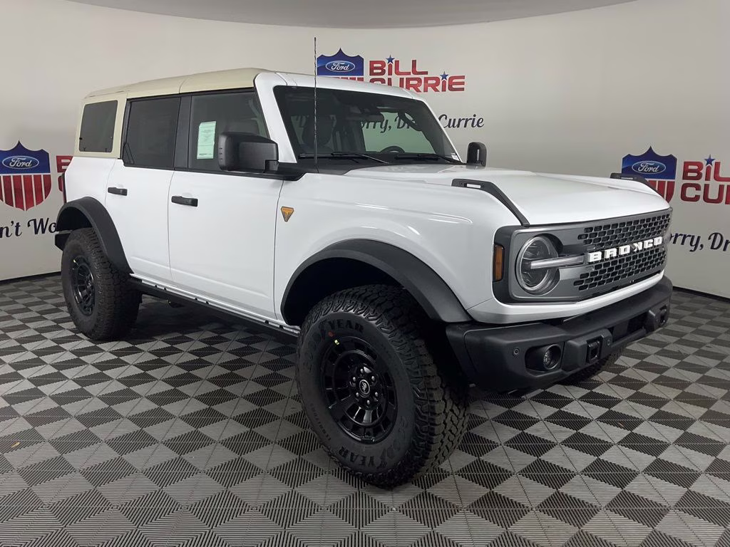 2026 Oxford White Ford Bronco Badlands 4X4 SUV
