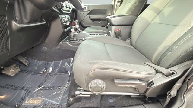 2021 Granite Crystal Metallic Clearcoat Jeep Wrangler Unlimited Sport Altitude 4X4 SUV