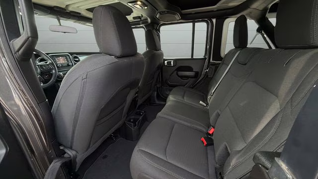 2021 Granite Crystal Metallic Clearcoat Jeep Wrangler Unlimited Sport Altitude 4X4 SUV