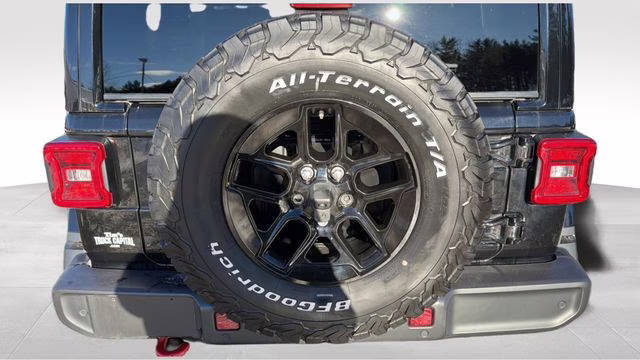 2022 Black Clearcoat Jeep Wrangler Unlimited Rubicon 4X4 SUV