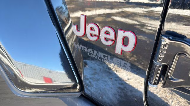 2022 Black Clearcoat Jeep Wrangler Unlimited Rubicon 4X4 SUV