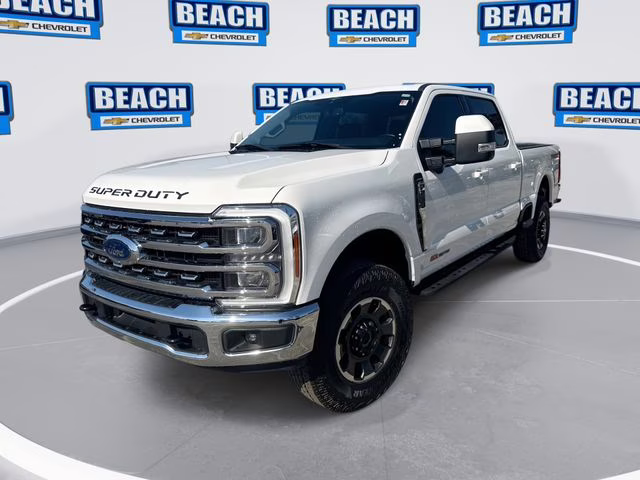 2023 White Metallic Ford Super Duty F-250 SRW Lariat 4X4 Truck