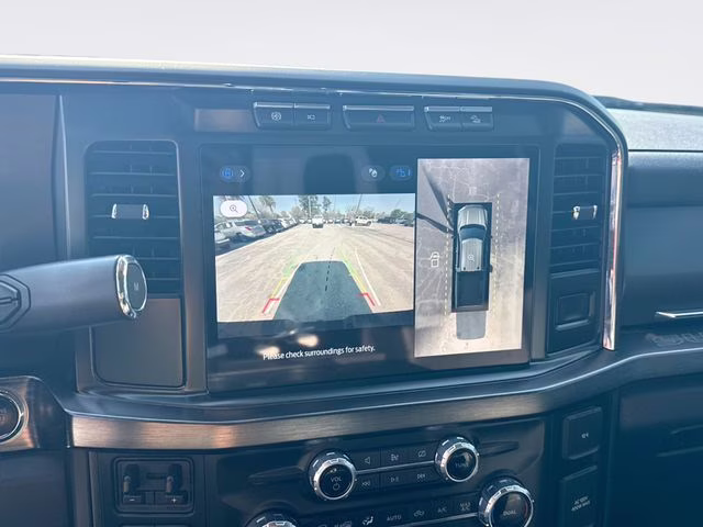 2023 White Metallic Ford Super Duty F-250 SRW Lariat 4X4 Truck