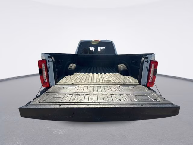 2023 White Metallic Ford Super Duty F-250 SRW Lariat 4X4 Truck