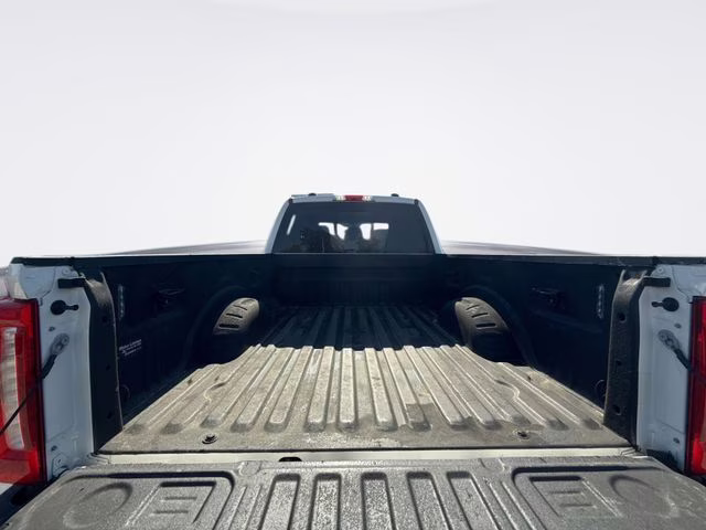 2023 White Metallic Ford Super Duty F-250 SRW Lariat 4X4 Truck