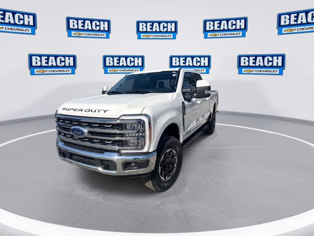 2023 White Metallic Ford Super Duty F-250 SRW Lariat 4X4 Truck