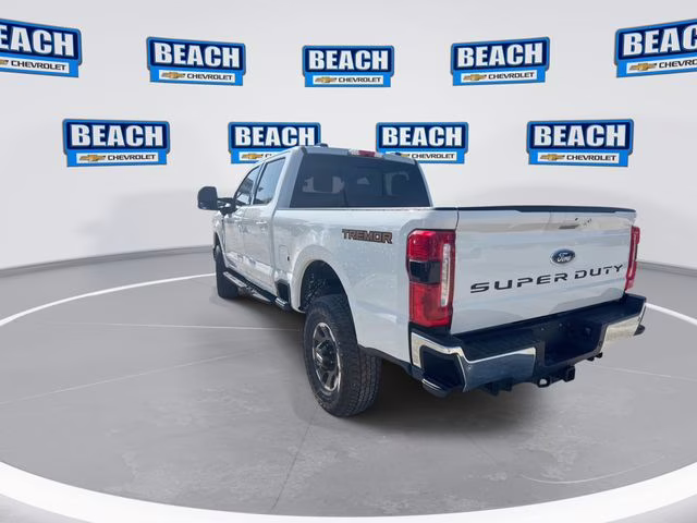 2023 White Metallic Ford Super Duty F-250 SRW Lariat 4X4 Truck