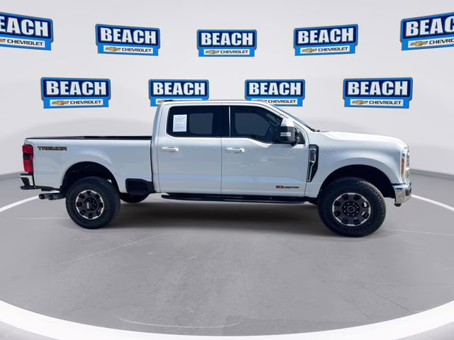 2023 White Metallic Ford Super Duty F-250 SRW Lariat 4X4 Truck